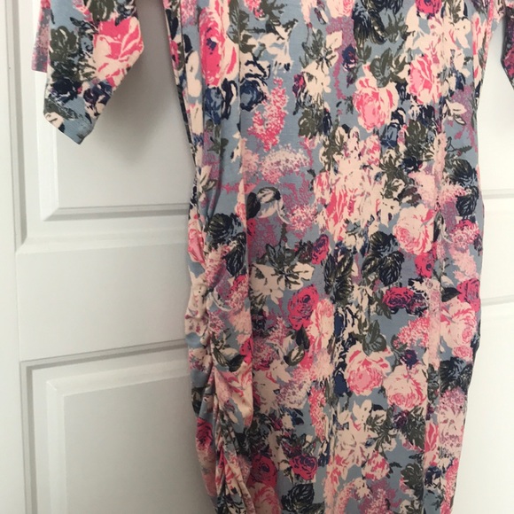 Floral fitted maternity dress - Picture 3 of 3